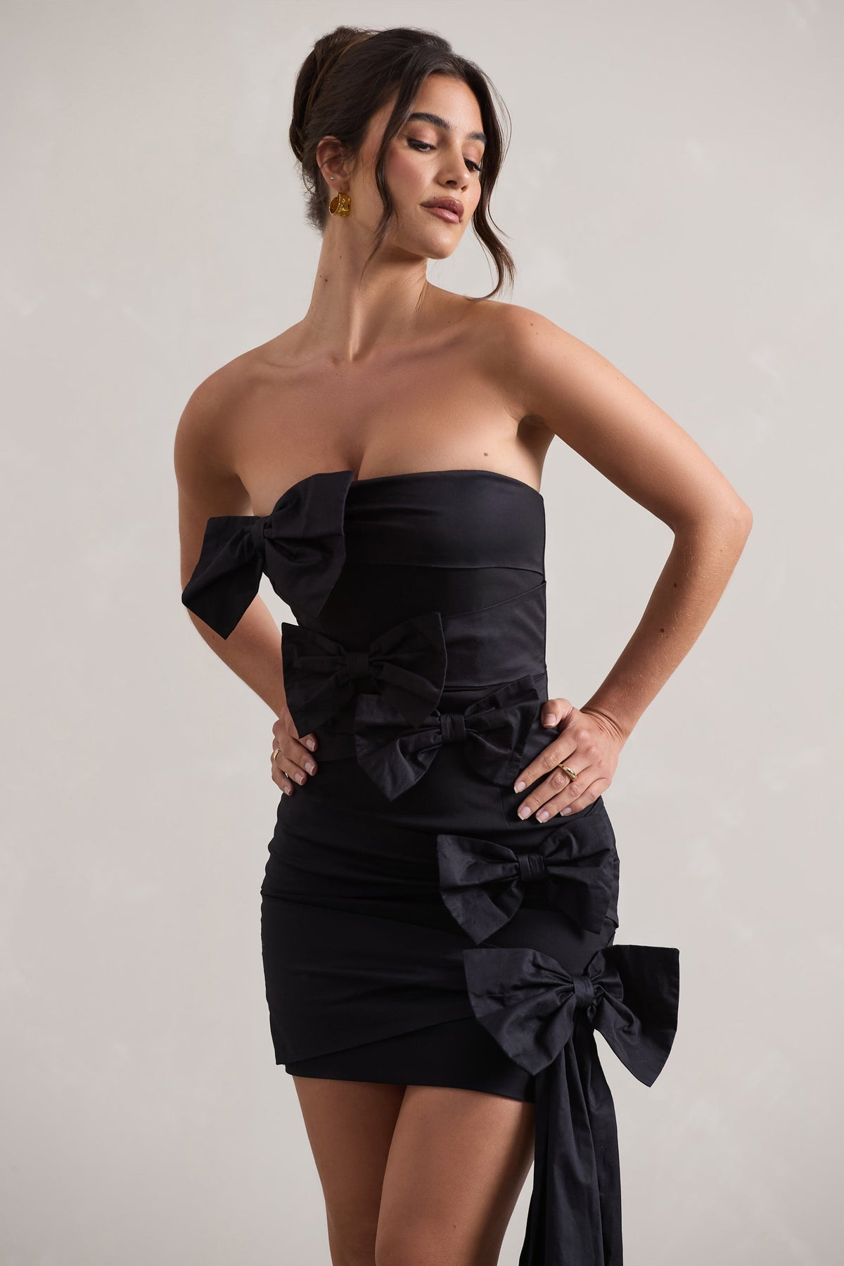 Ornament | Vestido Mini Negro Tipo Bandeau con Moño y Drapeado