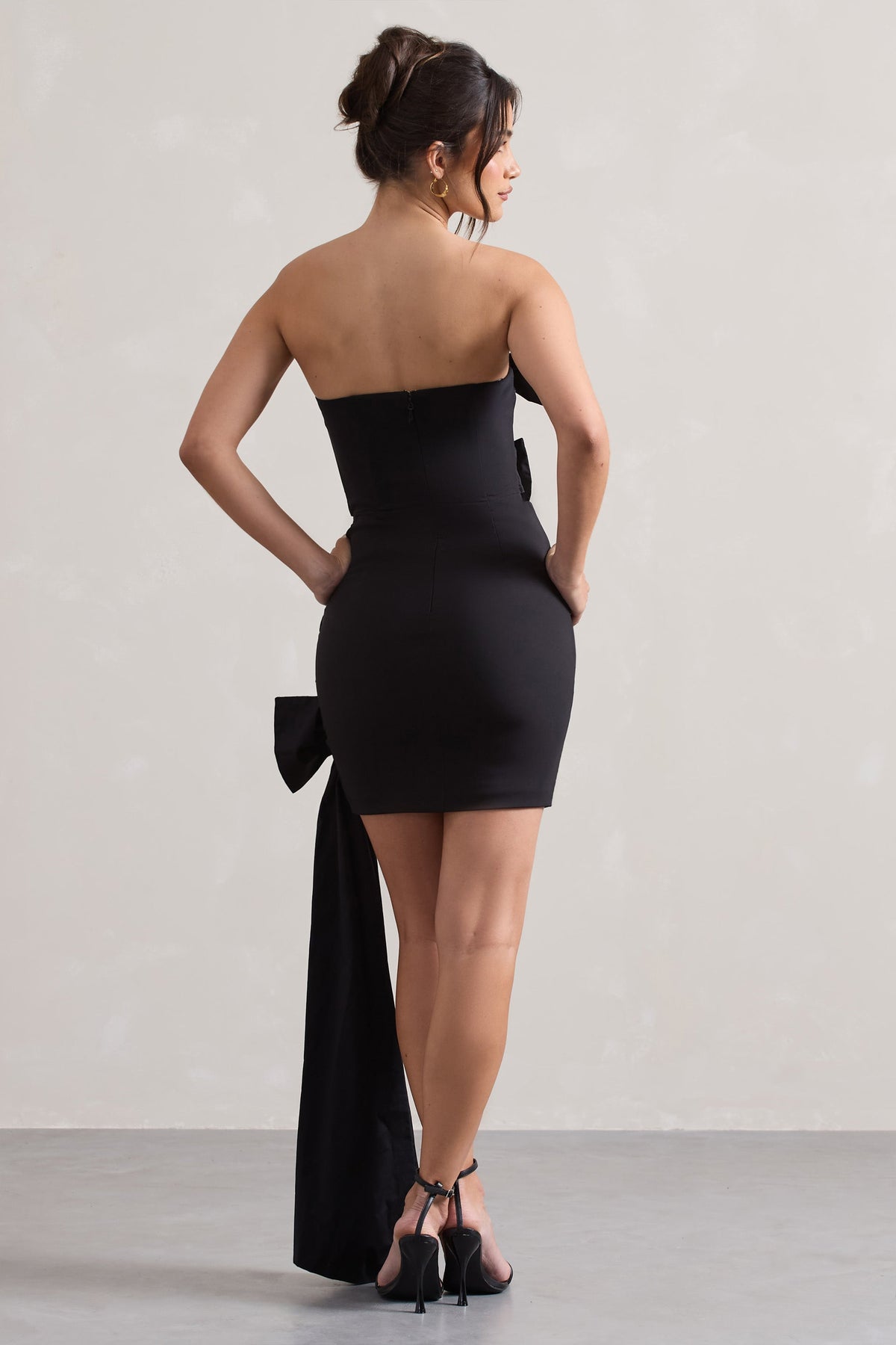 Ornament | Vestido Mini Negro Tipo Bandeau con Moño y Drapeado