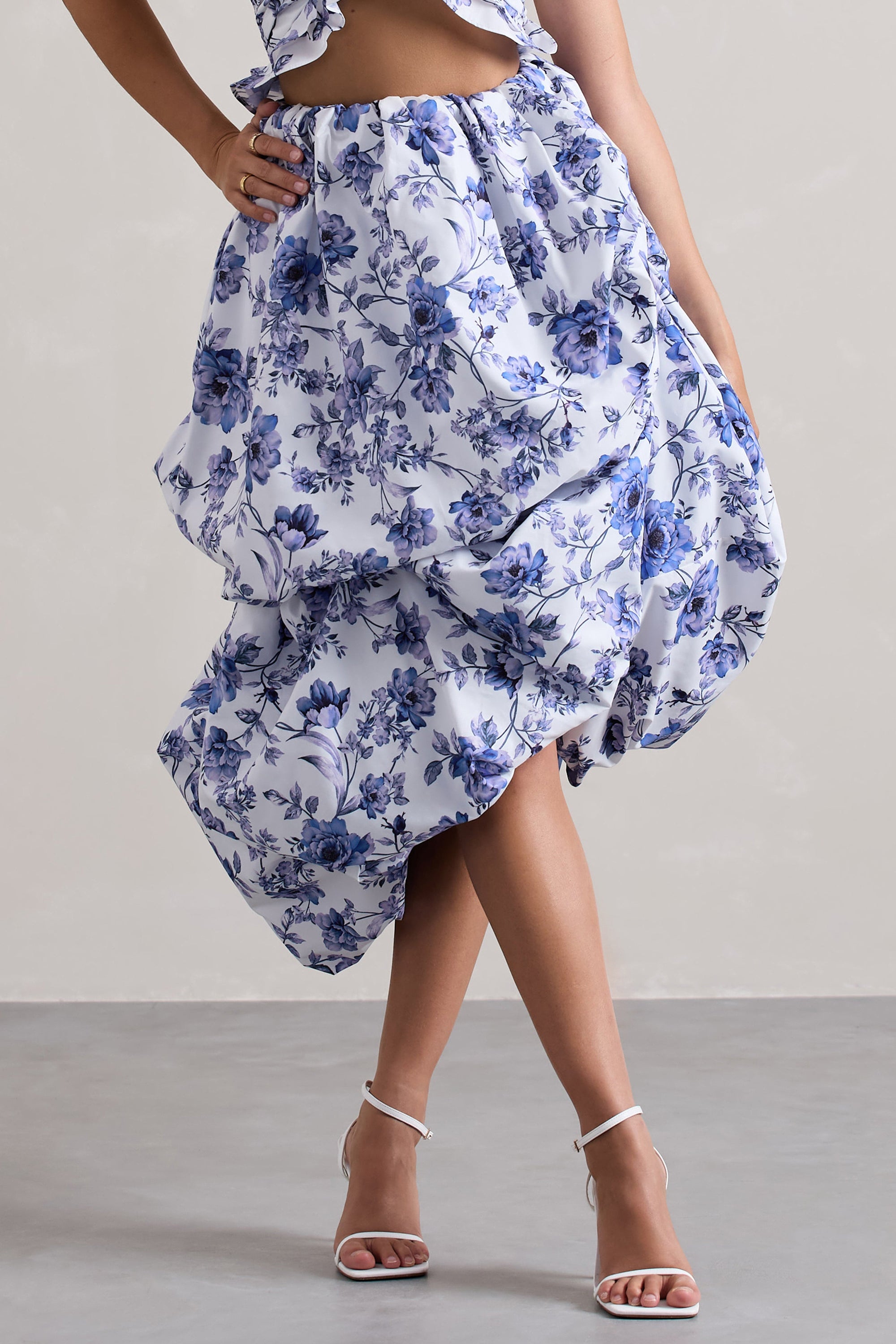 Make Waves | Falda Midi asimétrica de Vuelo con Estampado Floral