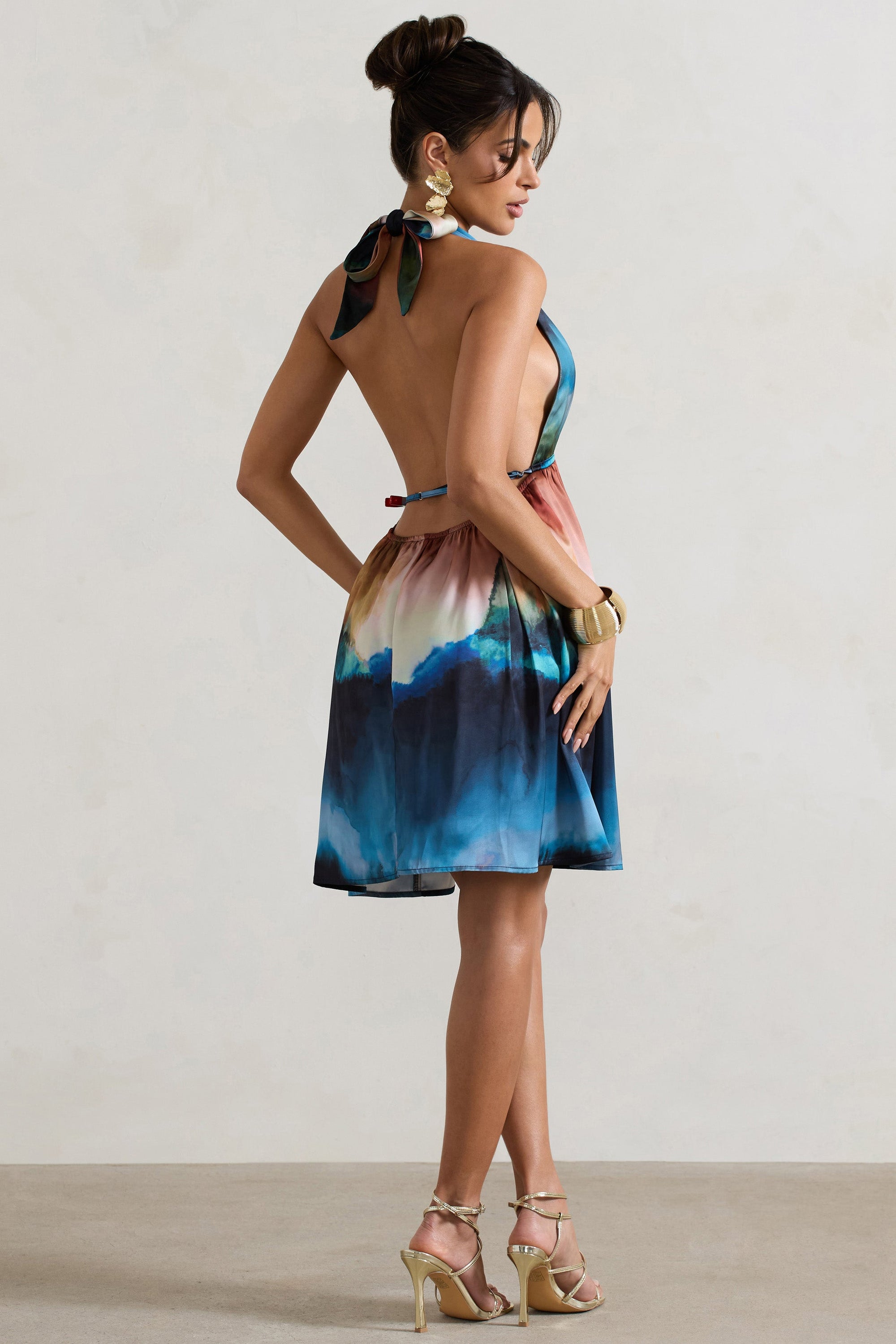 Naxos | Vestido Corto babydoll con escote pronunciado y estampado multicolor difuminado