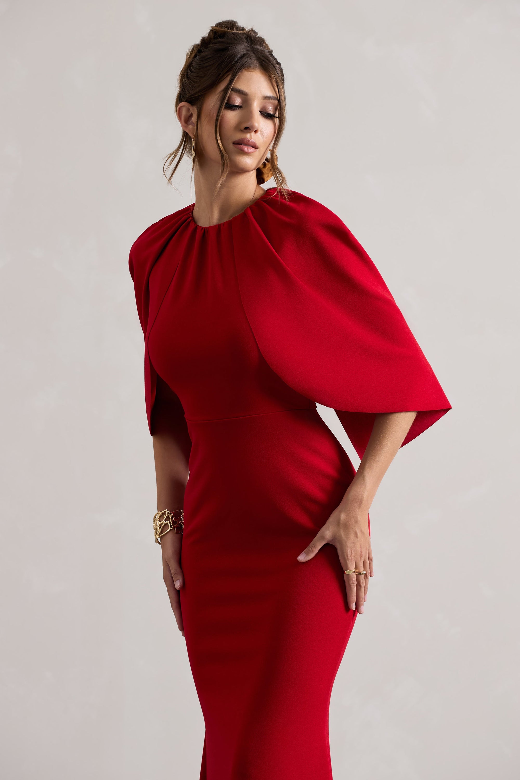 Kianne | Vestido Largo Rojo con Mangas Cortas y Drapeado