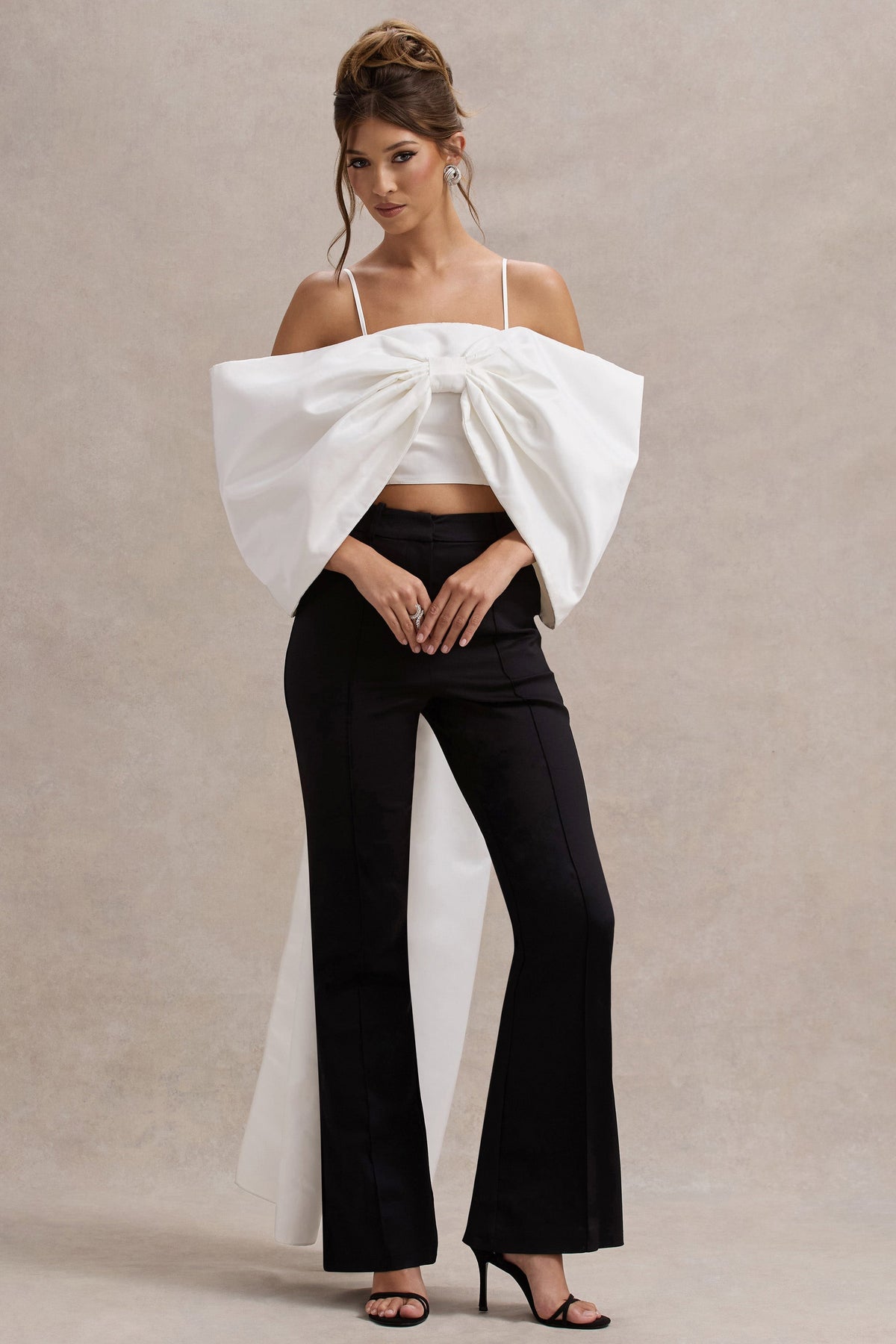 Souvenir | Top de Satén y lazo oversized en color blanco