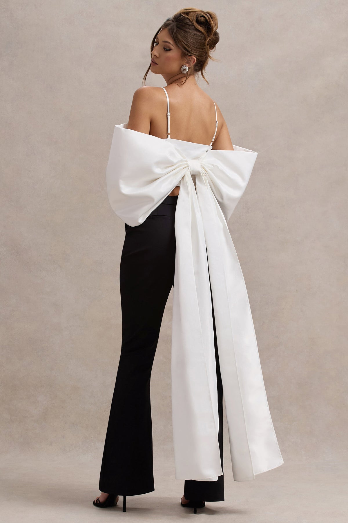 Souvenir | Top de Satén y lazo oversized en color blanco