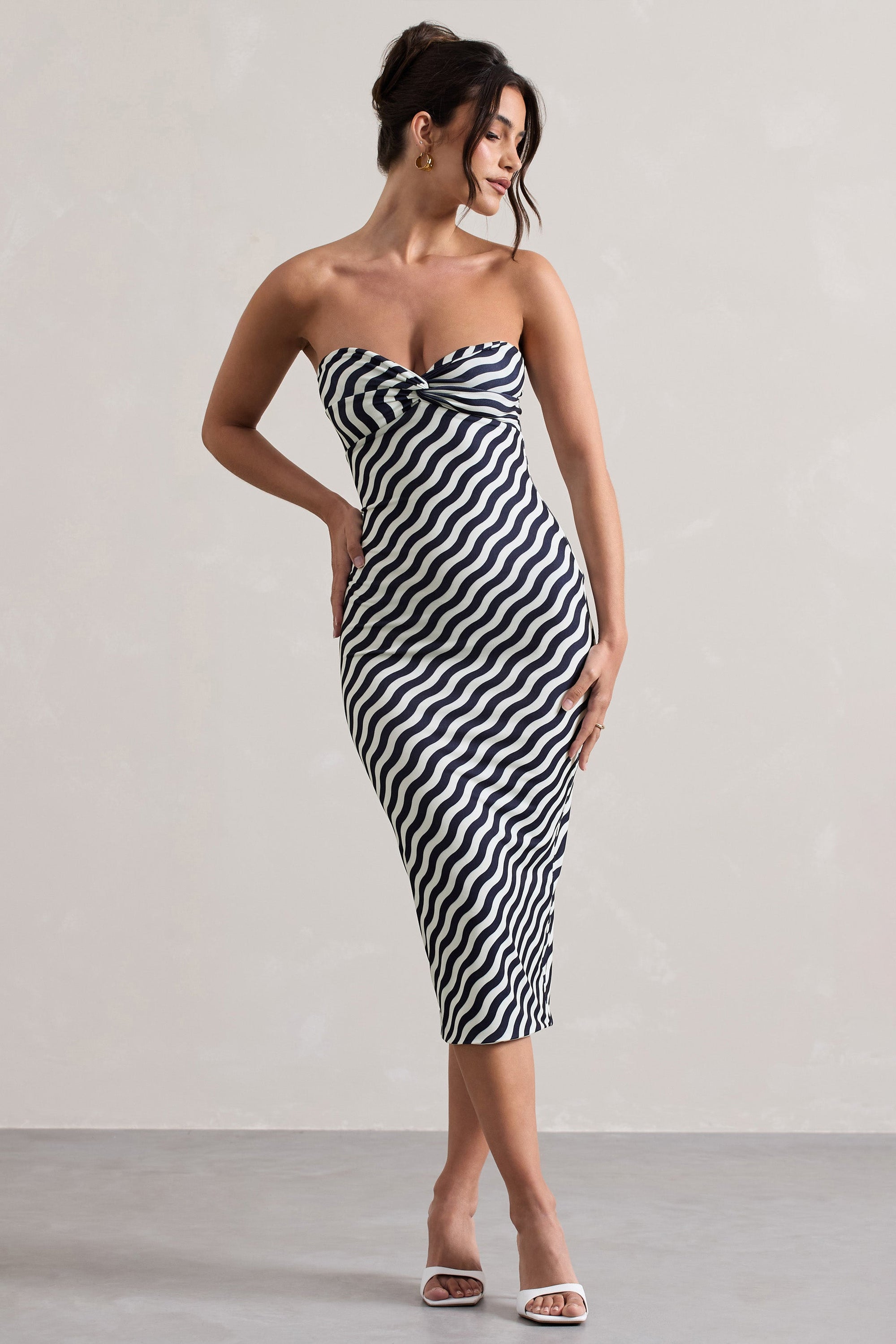 Reese | Vestido Midi Sin Tirantes con Estampado de Olas en Azul Marino