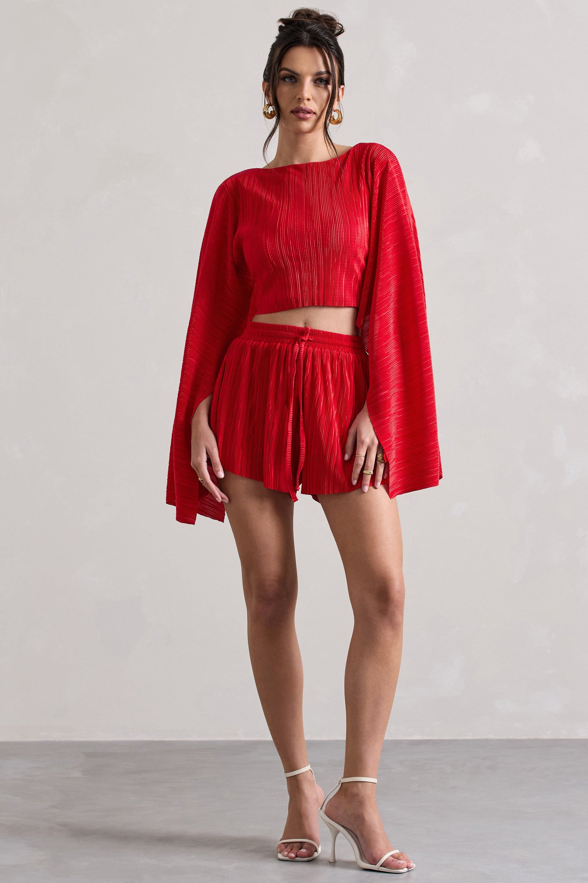 Aflame | Pantalones cortos con cintura anudada y plisada en color rojo