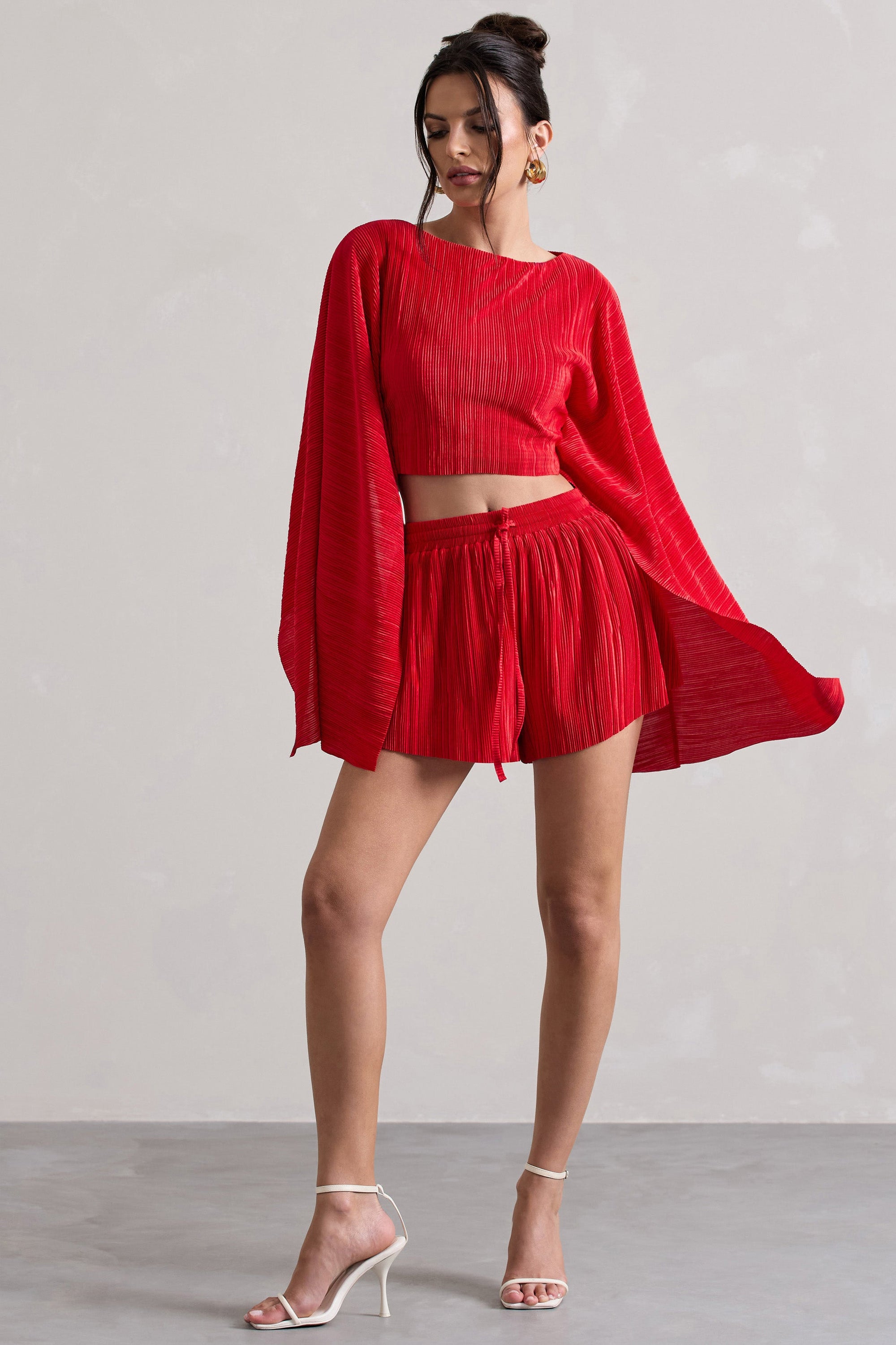 Aflame | Pantalones cortos con cintura anudada y plisada en color rojo