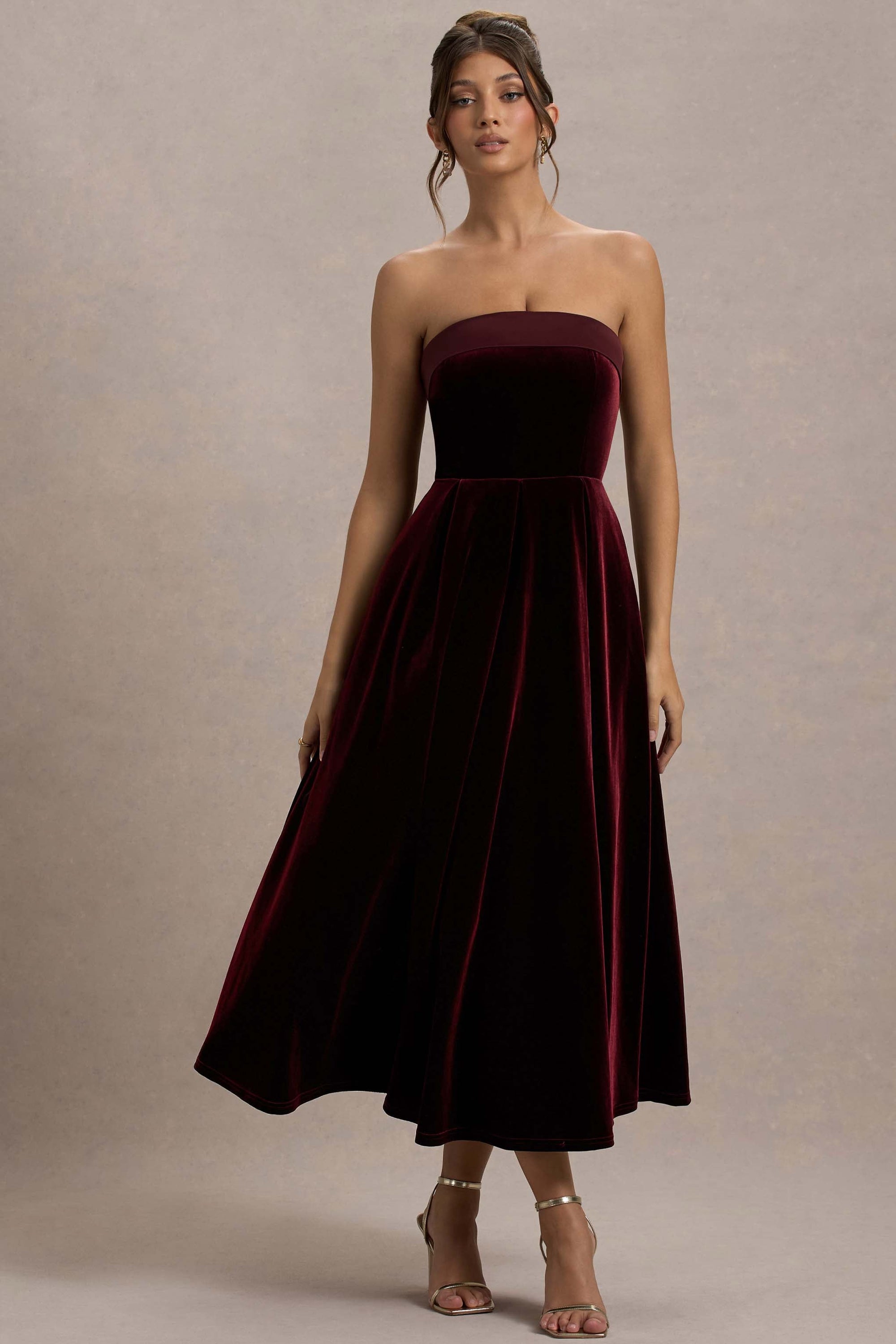 Delray | Vestido Midi de Terciopelo Burdeos con escote Bandeau