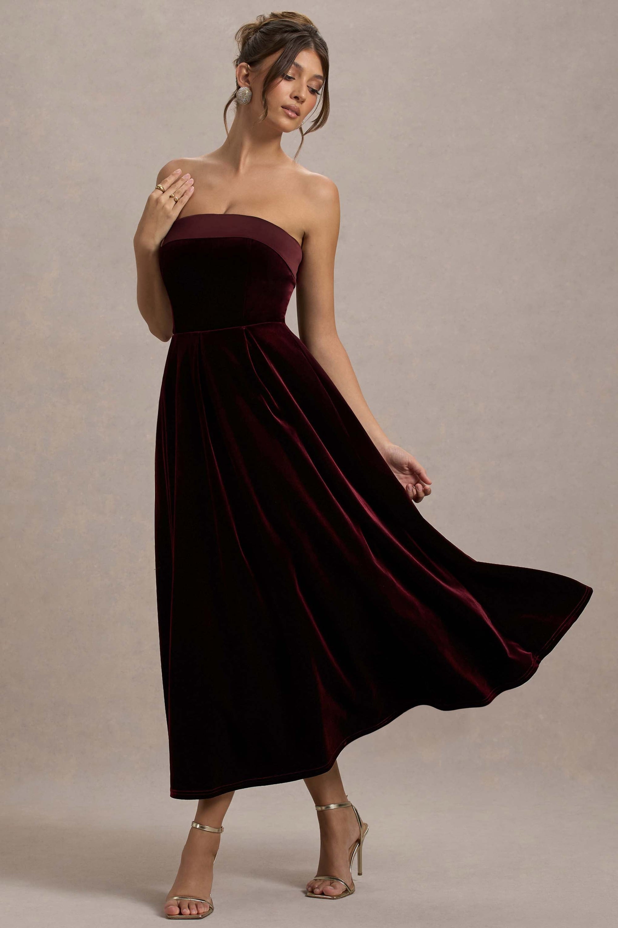 Delray | Vestido Midi de Terciopelo Burdeos con escote Bandeau