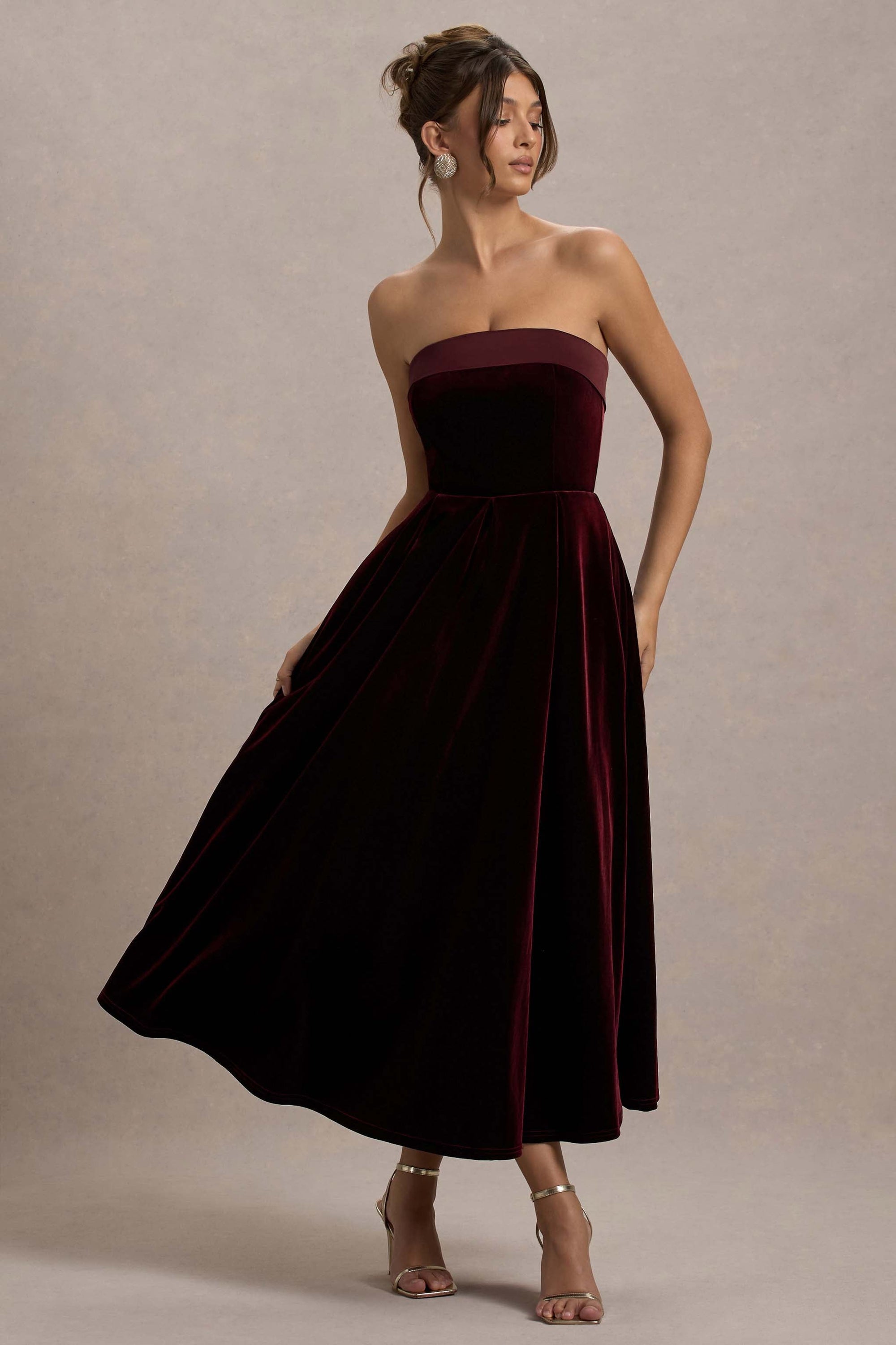 Delray | Vestido Midi de Terciopelo Burdeos con escote Bandeau