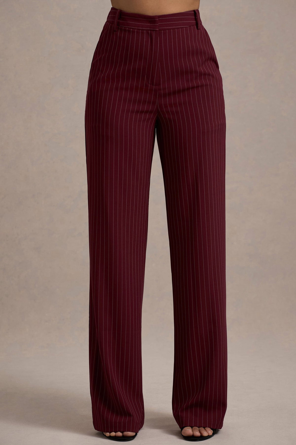 New York | Pantalones de talle alto y rayas finas en color vino