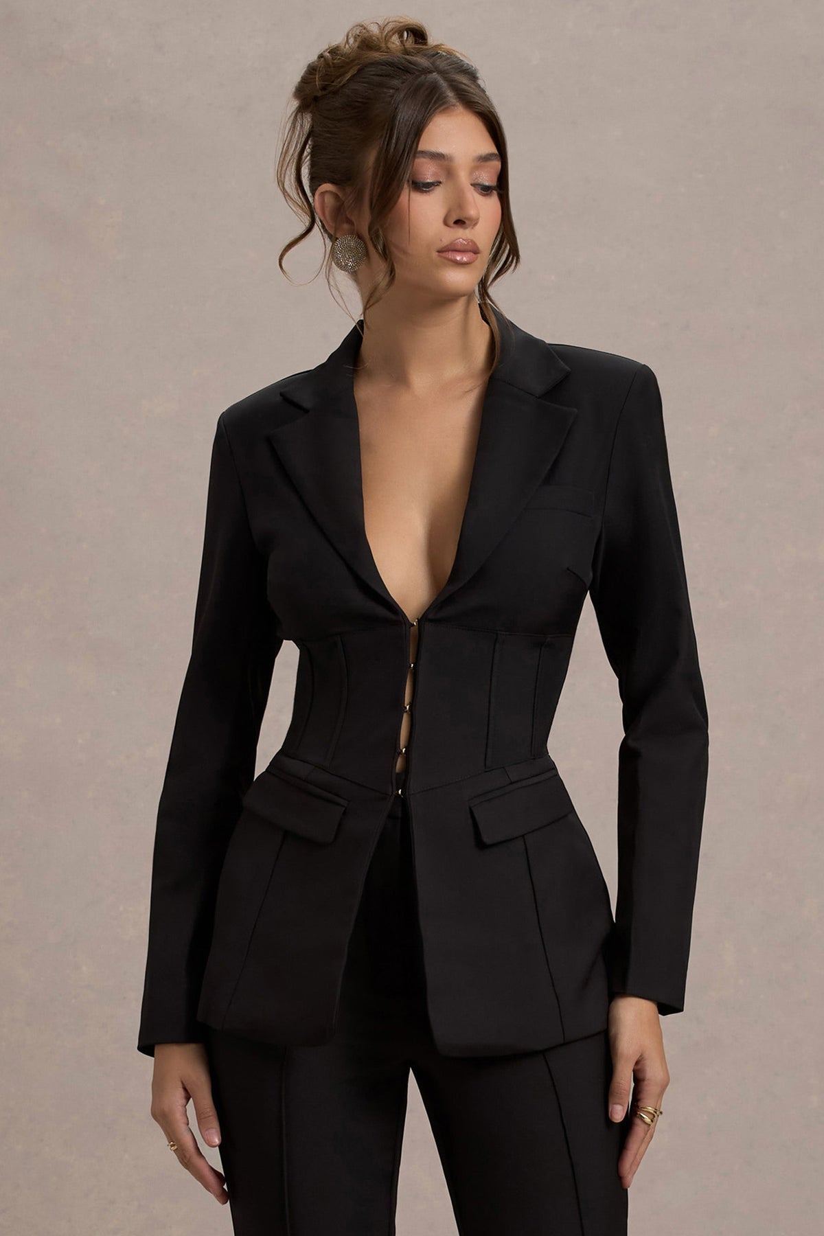 Unbeaten | Blazer Negro con Corsé y Escote pronunciado