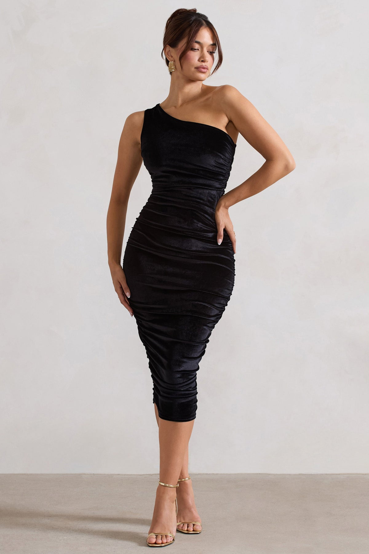 Back For More | Vestido Midi de Terciopelo Negro Asimétrico Fruncido