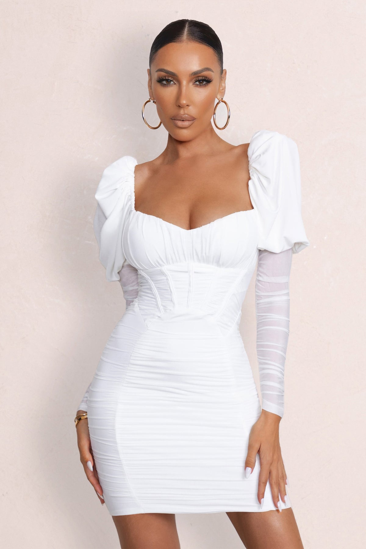 Recortoscent | Vestido corto Fruncido con Mangas Abullonadas Blancas