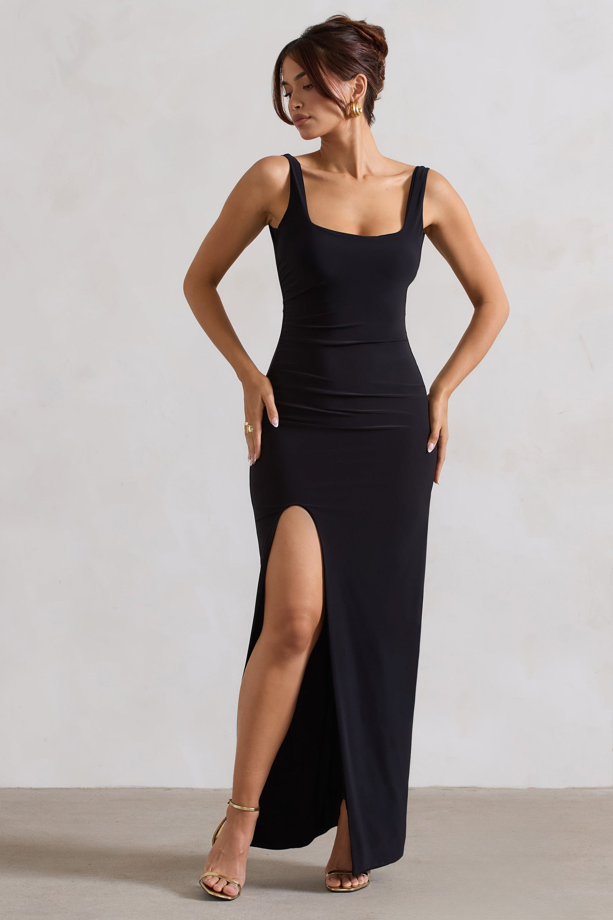 Kate | Vestido largo negro con escote cuadrado y espalda abierta