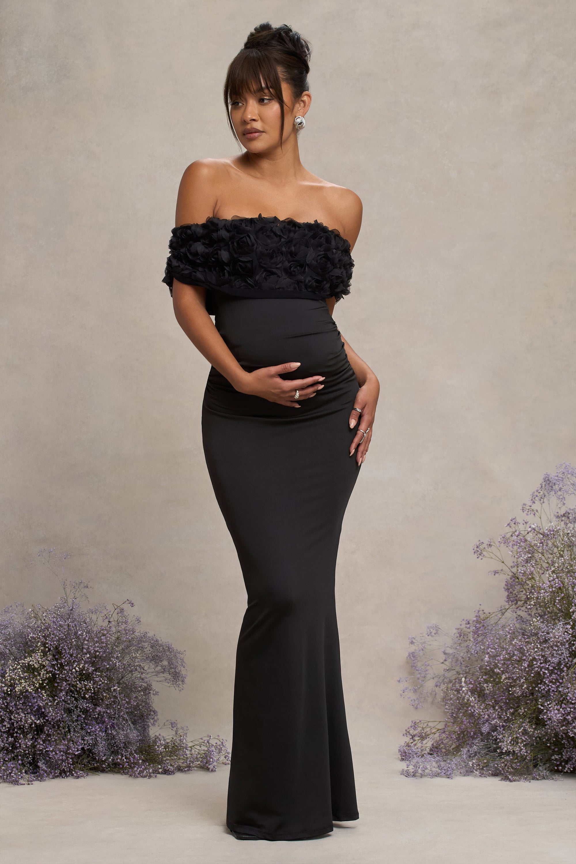 Inflorescence | Vestido largo de premamá negro con escote bardot floral de malla