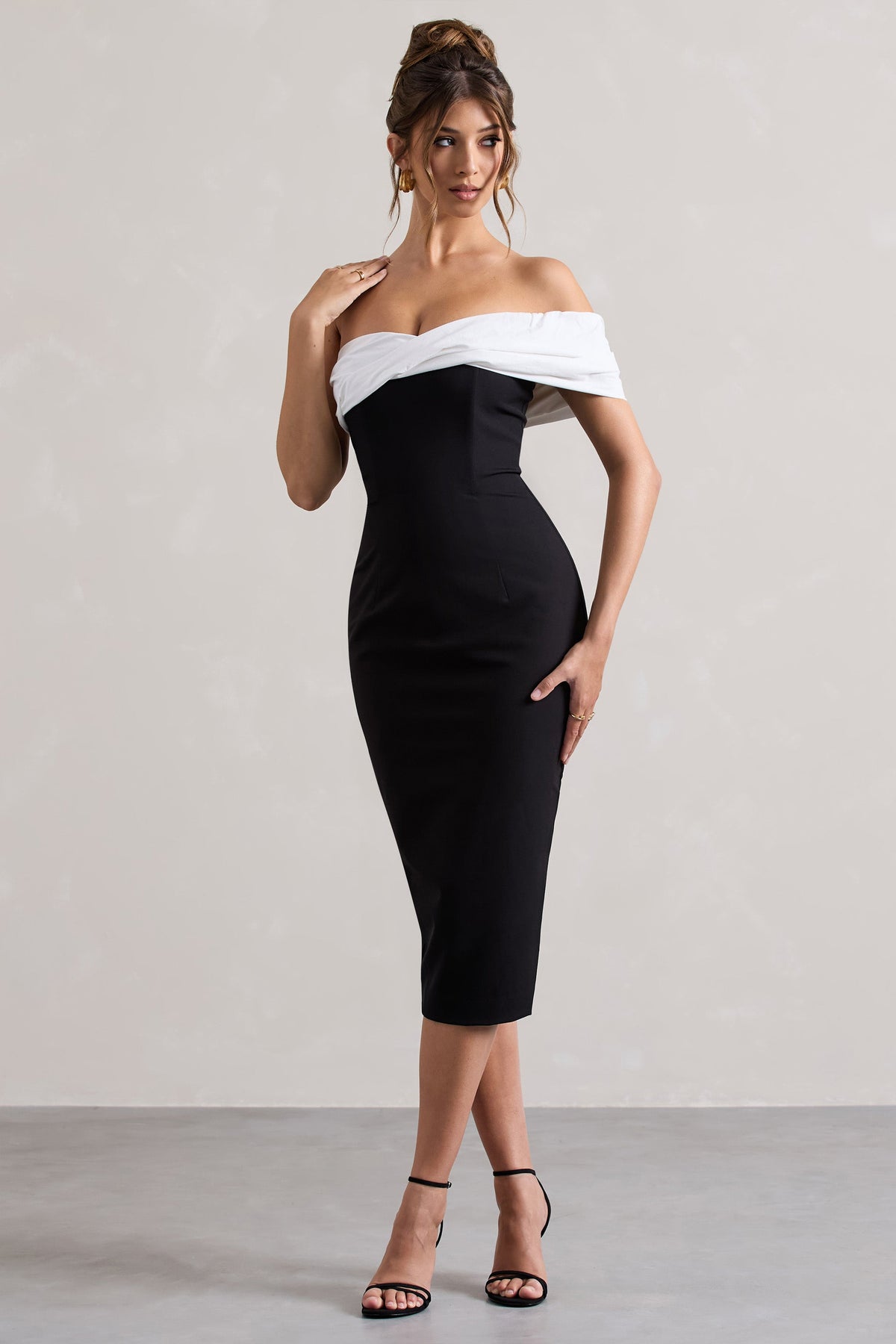 Pearl | Vestido Midi Entallado Bardot Negro Torcido