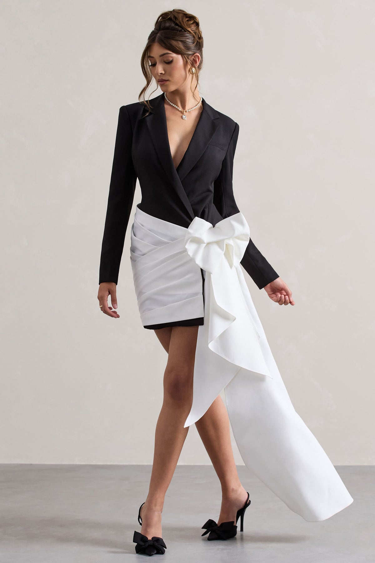 Capital | Vestido Mini Negro Entallado con Blazer y Drapeado Lateral