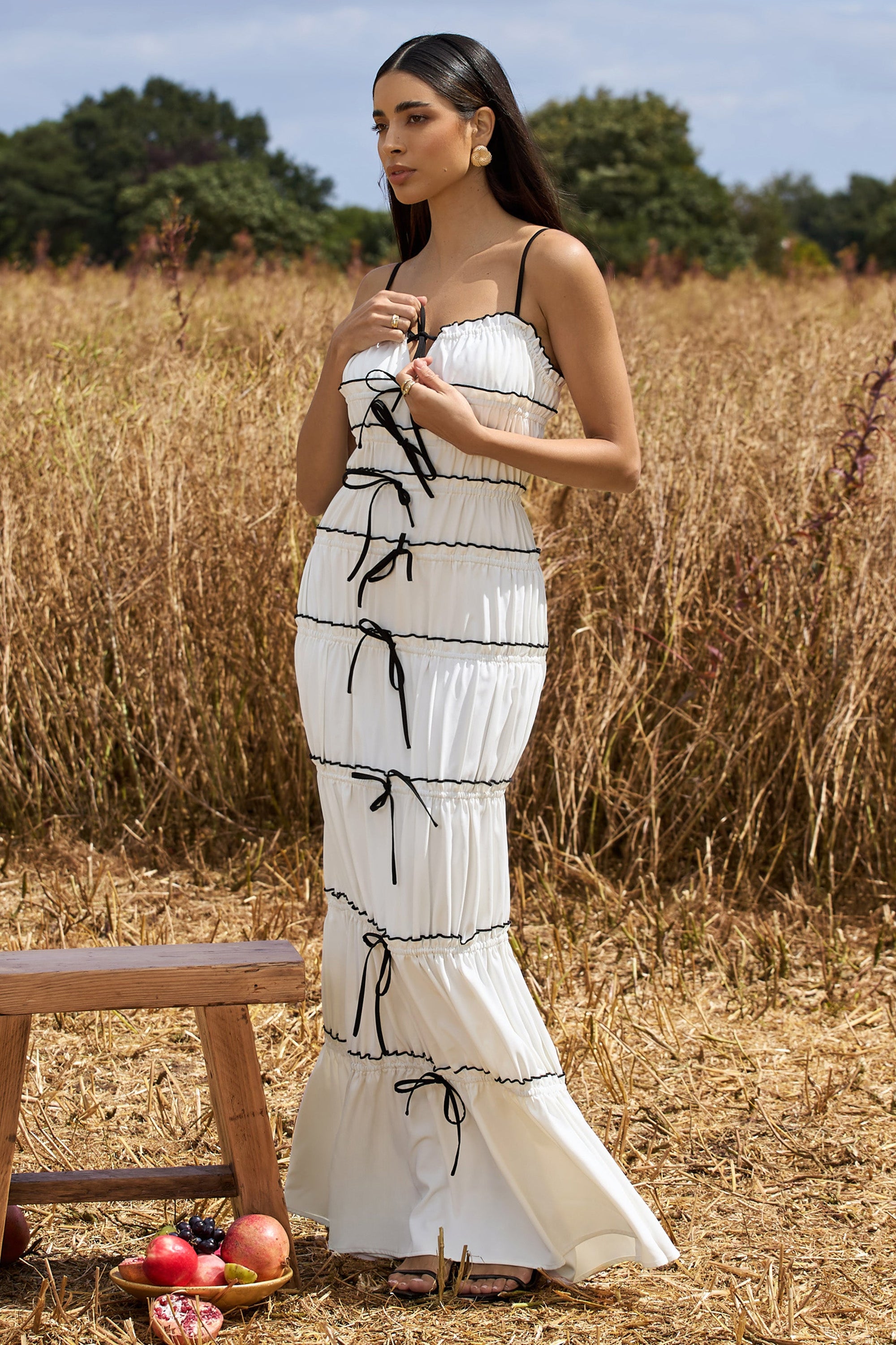 Summer Breeze | Vestido largo fruncido con tiras y capas en Blanco