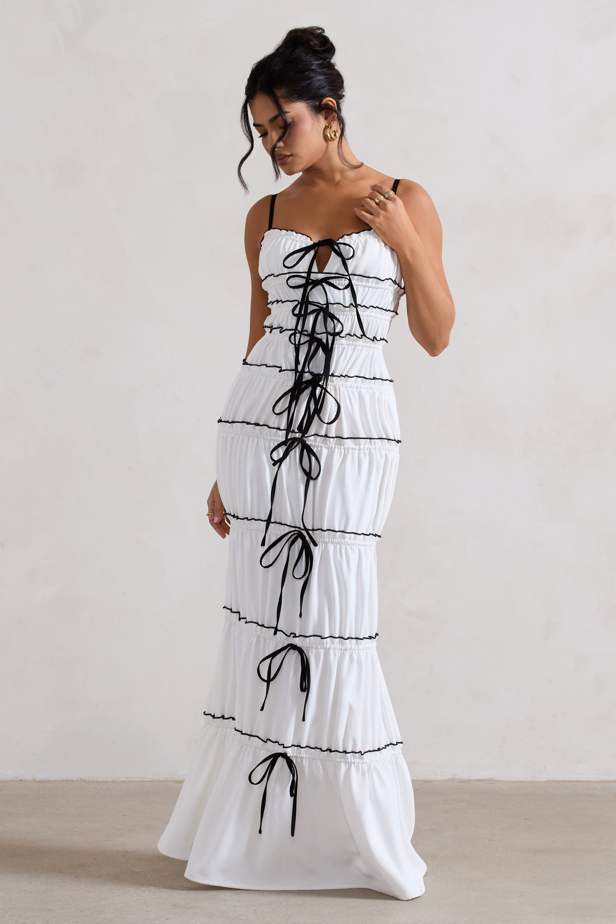 Summer Breeze | Vestido largo fruncido con tiras y capas en Blanco
