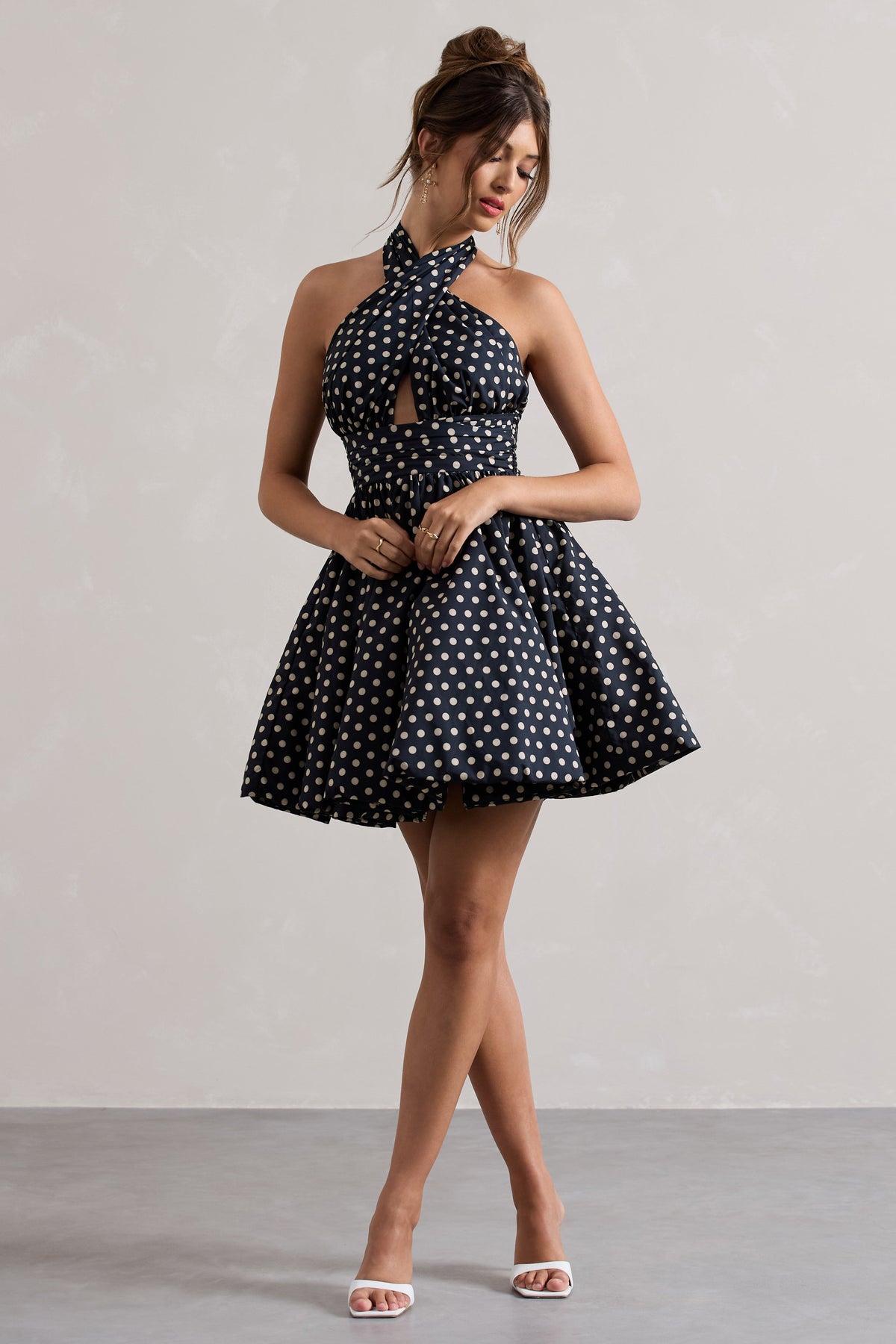 Levie | Vestido corto con cuello Halter y estampado de  Lunares Azul Marino