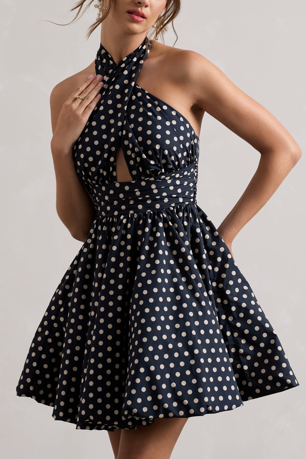Levie | Vestido corto con cuello Halter y estampado de  Lunares Azul Marino