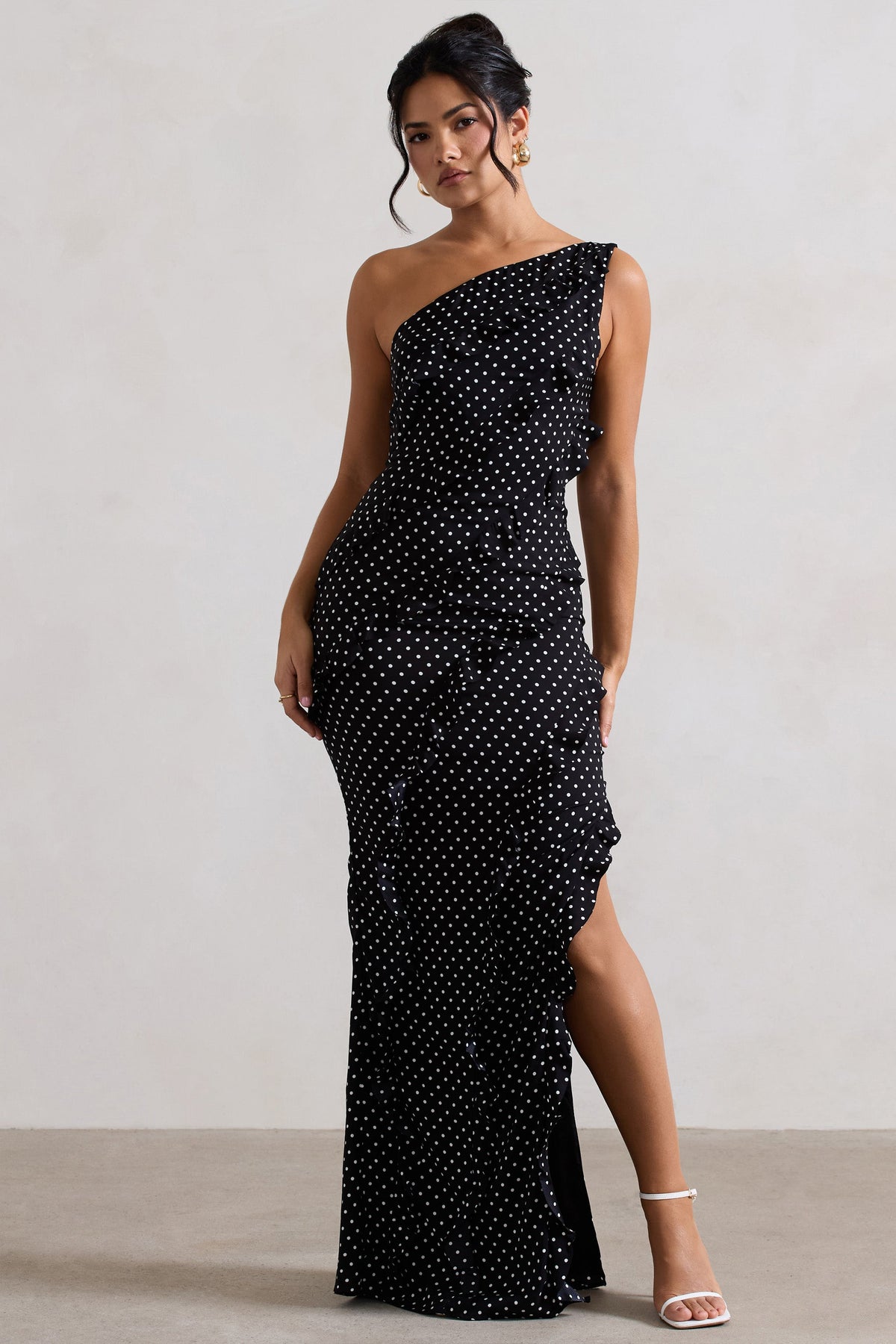 Zafra | Vestido Largo asimétrico con volantes y lunares negro