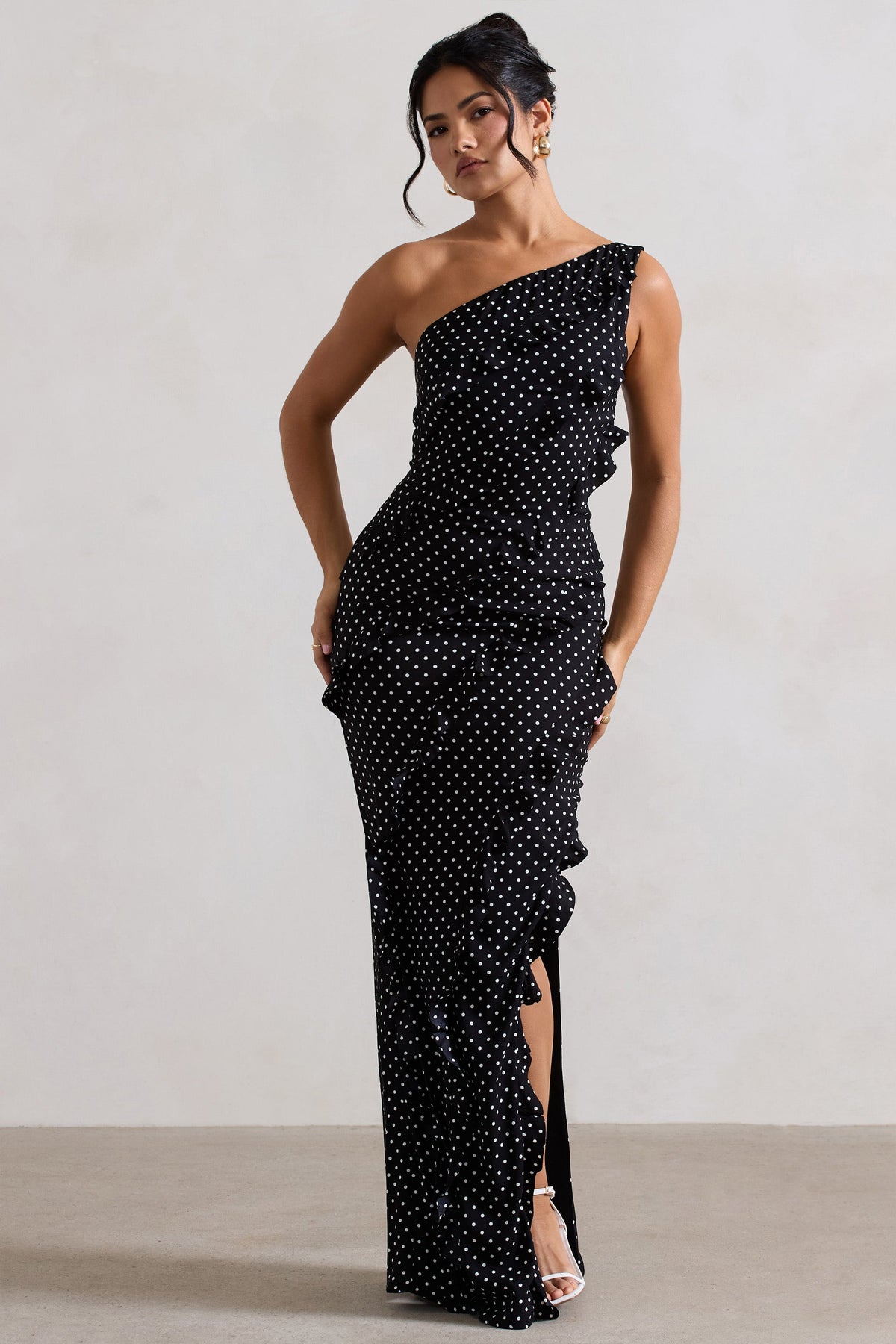 Zafra | Vestido Largo asimétrico con volantes y lunares negro