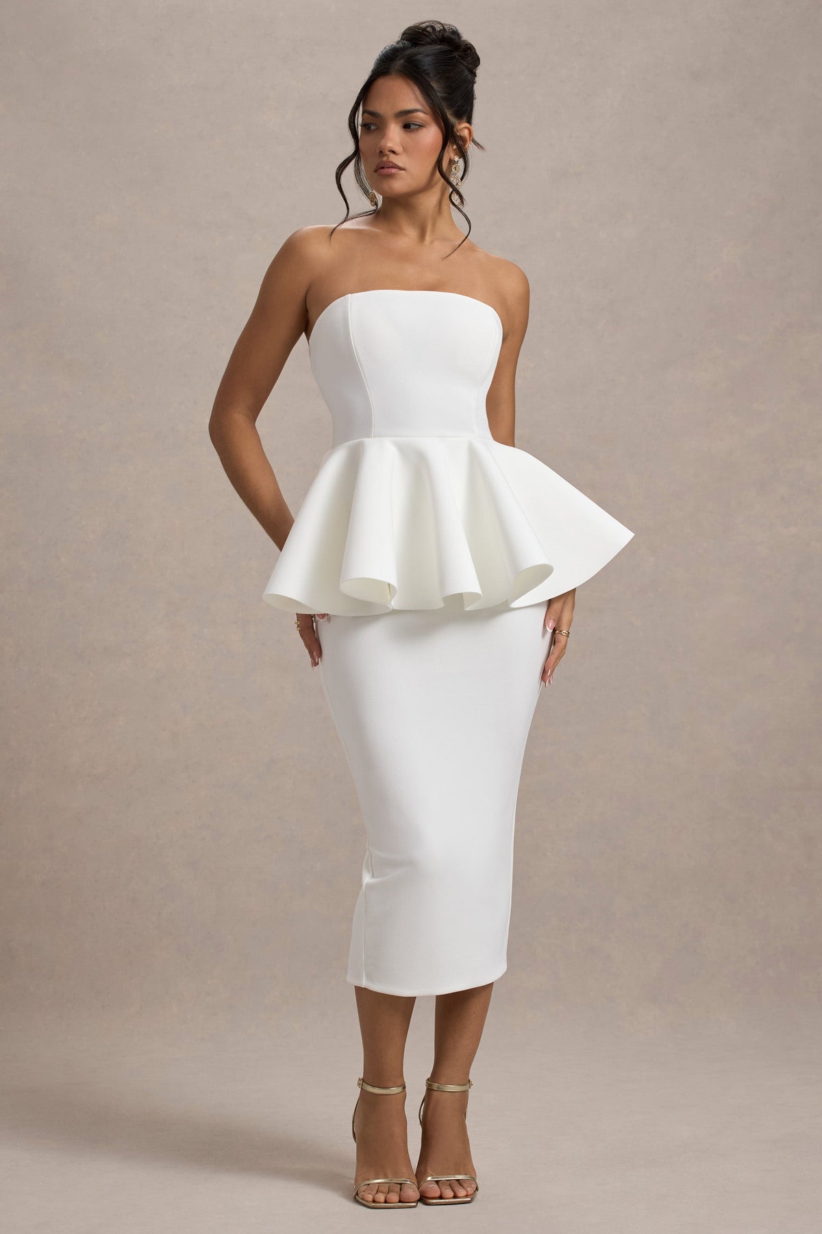 First Dance | Vestido Midi Blanco Sin Tirantes con Peplum